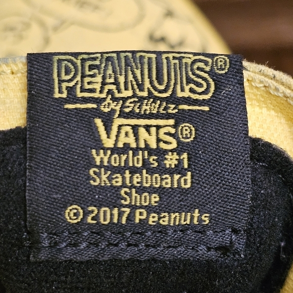Vans Peanuts Charlie Brown Sk8-Hi  Womens 6.5 Men's 5 Unisex - Picture 11 of 15